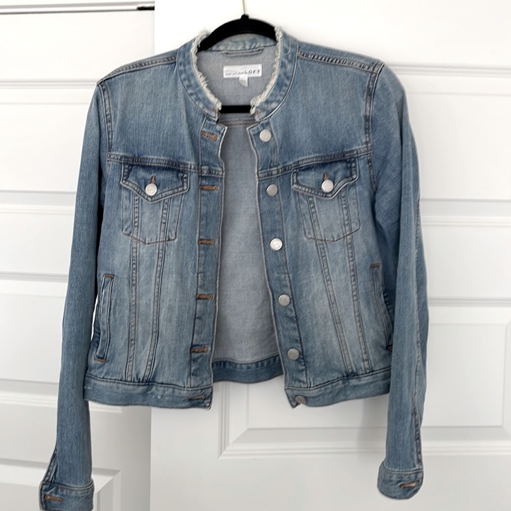 Loft Light Jean Jacket *Measurements in Description*